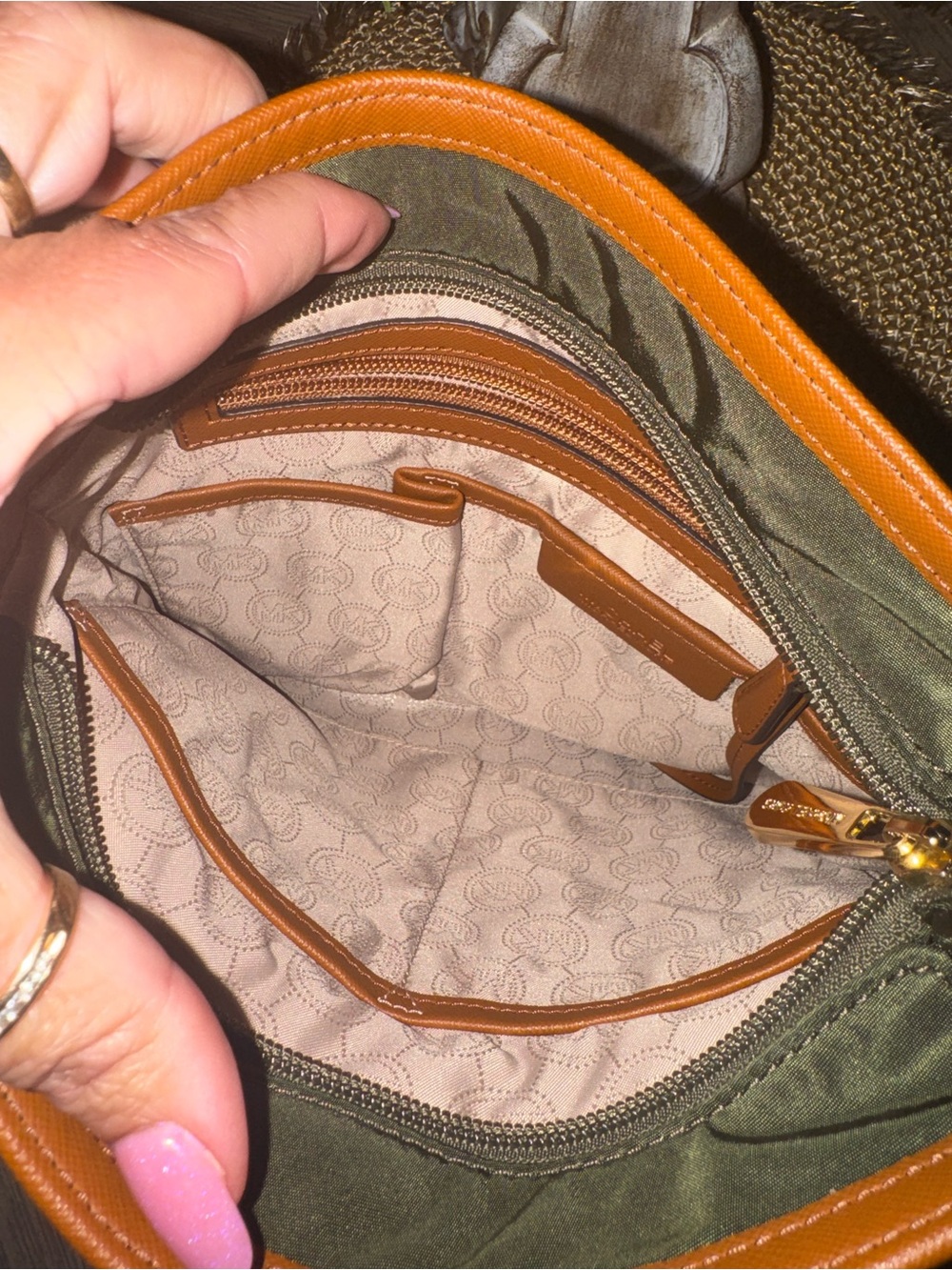 NWOT MICHAEL KORS Gorgeous Olive Green and Tan Nylon Crossbody Tote - Picture 3 of 6